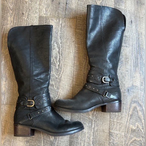 UGG Brown Heeled Boots Timeless Design - Picture 1 of 4